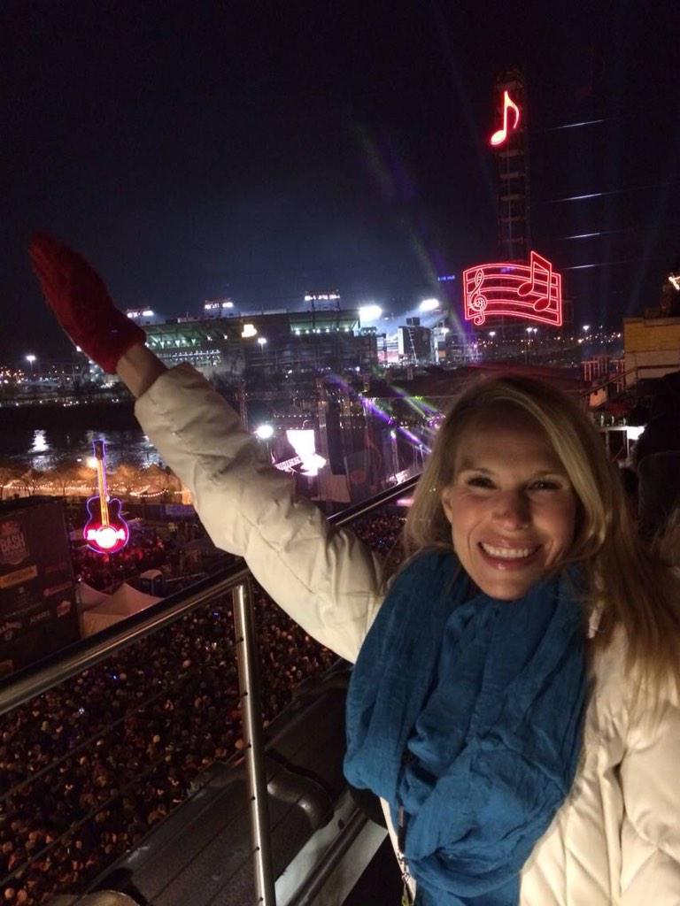 MandyRPeebles's tweet photo. @mrBobbyBones #CFBPlayoff #proudnole http://t.co/8uVurGXuZf