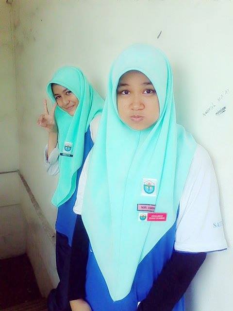 SitiNurEzzatty's tweet image. sweet memory with my friend @amienah11 ...
#memory2014
