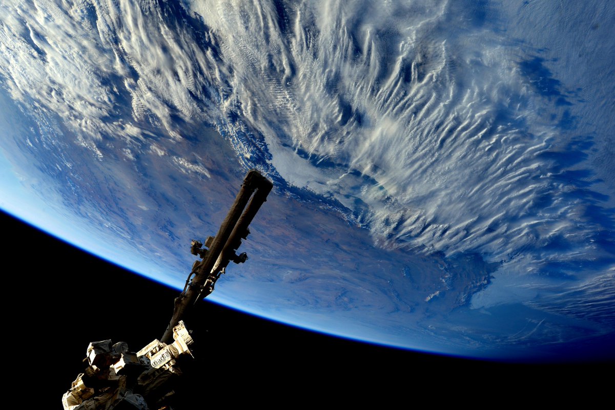 Космический вид. Вид земли из космоса. Красивый снимок земли из космоса. Космос вид земли с космоса. Космос с видеом на землю красиво.