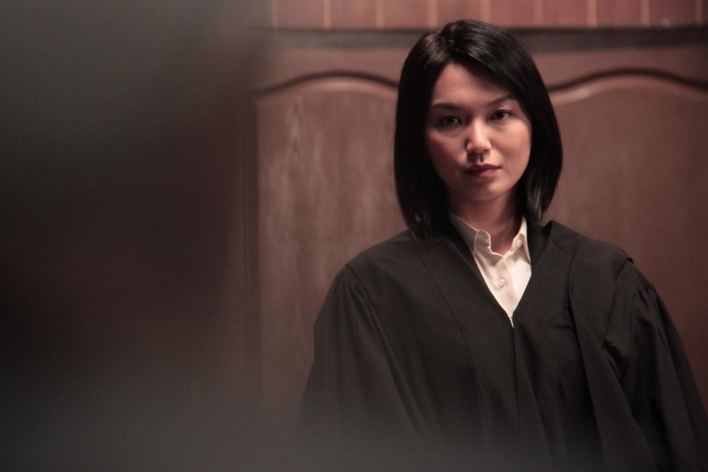mediacorpCh5's tweet image. How is Sabrina holding up? #codeoflawch5 premiering this Monday, 9.30pm. #codeoflaw3