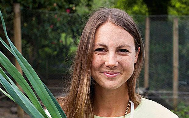 Fitness guru <a href="/SadieMacleod/">Sadie Reid</a> from @hipandhealthyuk shares her daily food diary fw.to/yzJf7MC