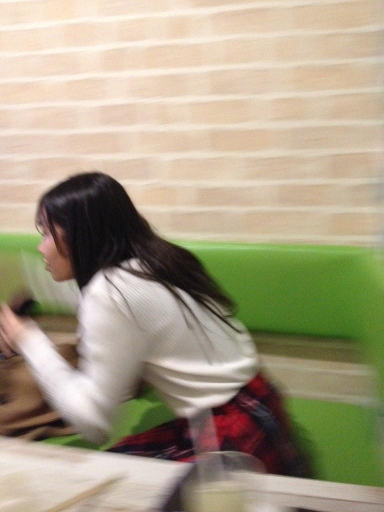 poviolet's tweet photo. あーちゃん熱唱なう http://t.co/uxTYgCPbp0