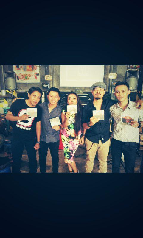 EVIE band resmi luncurkan album pertama di tahun 2015 yang berjudul " Swara Hati "