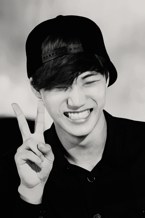 krachsop's tweet photo. Oh. My. Gosh. Jongin's smile. My heart. *explodes* #1000DaysWithKAI #ILoveEXO ✌♥ http://t.co/wNDjbYsteW