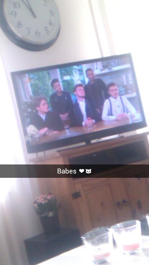 melanym2000x's tweet photo. @BBraveOfficial ❤😻👏 http://t.co/uCnCI1vBET