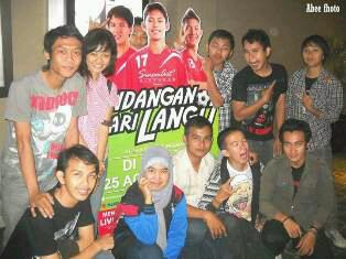 Foto nobar TDL with <a href="/KK_Semarang/">Kerabat Semarang</a>  semoga nanti bisa nobar lagi..#RockNLove Cc:<a href="/kotakband_/">Official KOTAK</a>