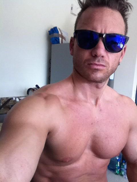 AymPasdutout's tweet photo. Reveil difficle #2015 #selfie #gay #boy #playadelcarmen #mexico #holidays #withoutman http://t.co/esK1c2ulyp