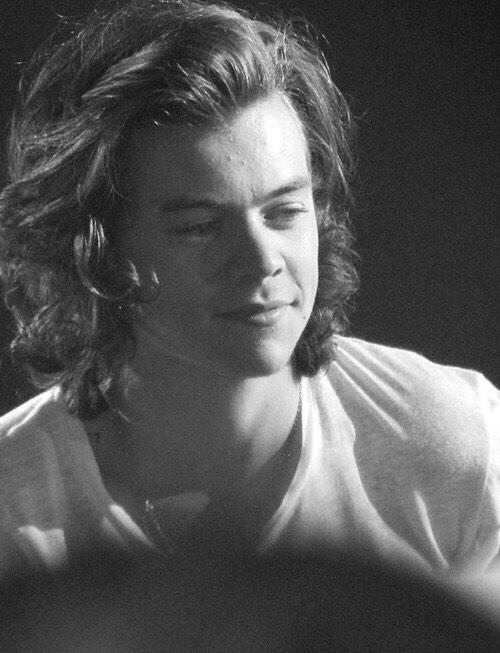 _LuLu94_'s tweet photo. "@look_styles: http://t.co/xXgXFBjL54" #HollywoodMusicAwards Directioners @PeggyMcRyan #harrystyles #GermanyLoveOneDirection