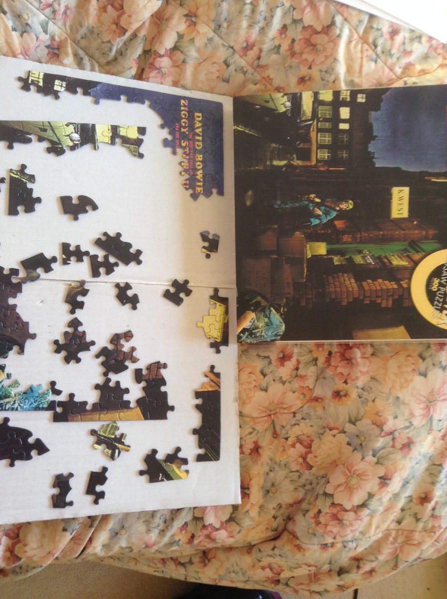 Jigsaw puzzle came to day in the post 😃 All ready started it