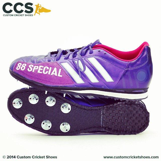 6o5o's tweet photo. “@cuscricketshoes: @darrensammy88 Here is a going away present from #customcricketshoes http://t.co/glyA4JEudl”@grantylad82