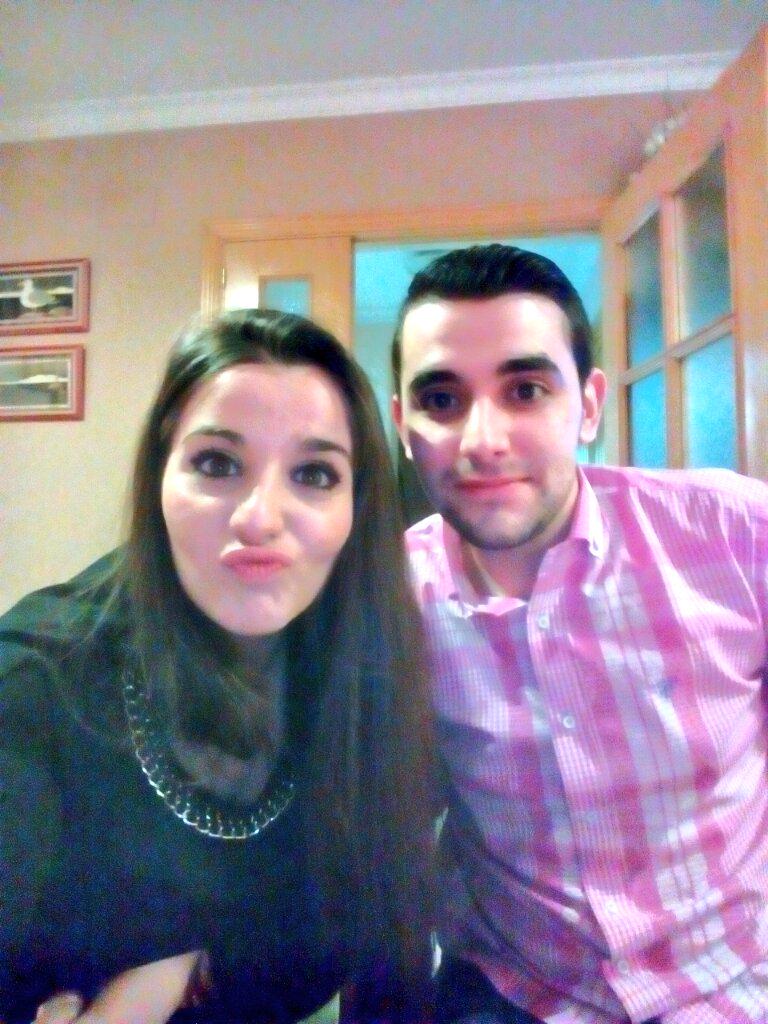 JorgeMorenoAyal's tweet photo. Cn lo mal q me cae y la exo de menos jejeje @EleniusM  te quiero enana http://t.co/Ffbnqz5FK3