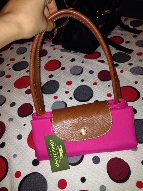 retchelb's tweet photo. Selling my Pink Longchamp Tote for ₱ 3500 on #duriana -> http://t.co/h1k7BbookB http://t.co/GVgDsvHwkQ http://t.co/DwOEchyf6R