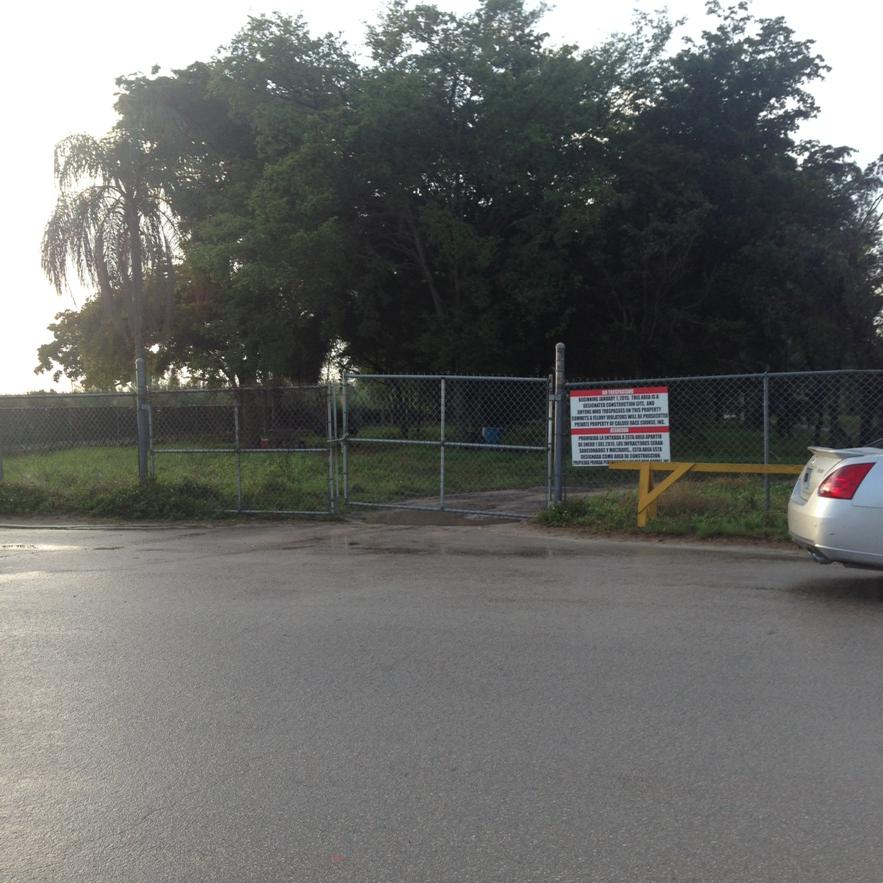 mjockstraight's tweet image. #wrongsideofthefence