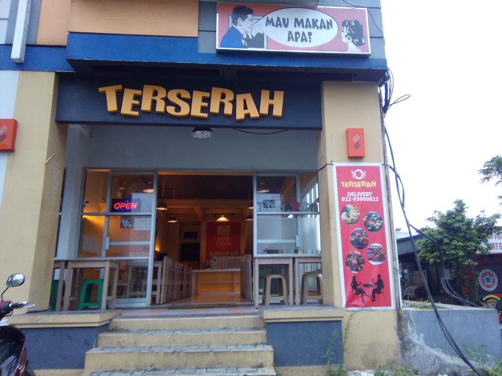 iqbalabd_'s tweet photo. Mau makan dimana sayang?terserah #okesip http://t.co/e9t0zztMJr