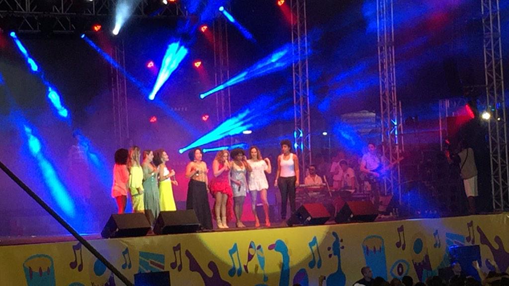 Daniela Mercury tweet media