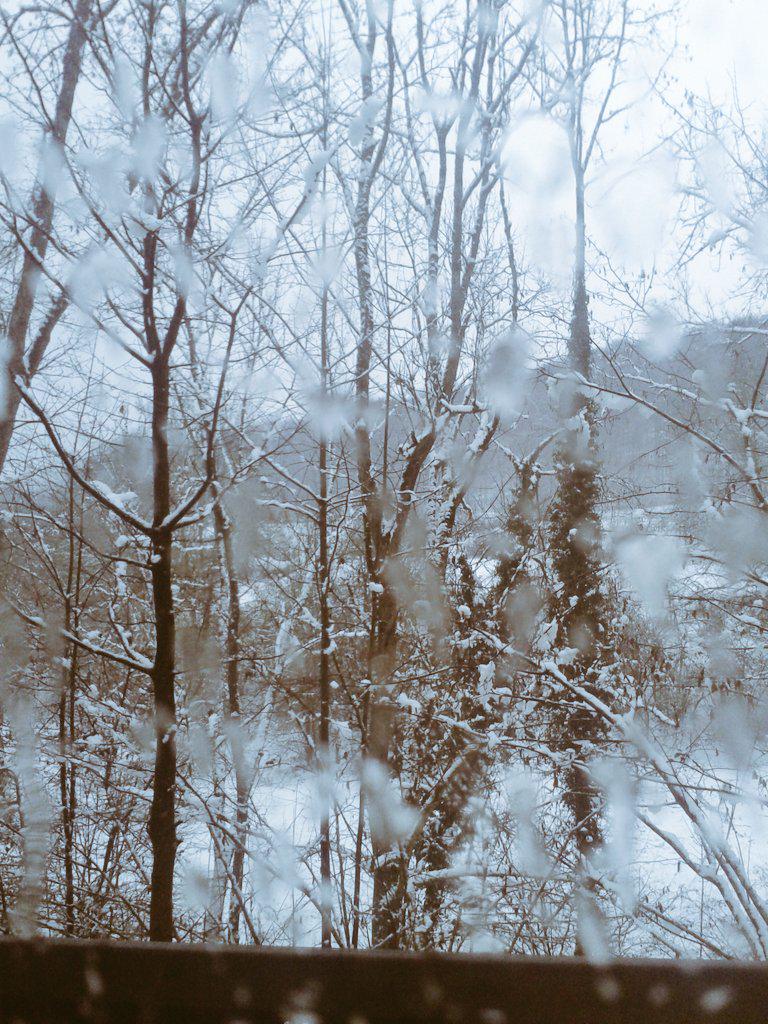 Bloggerin03's tweet image. Oh nee erst stau dan regen der schnee schmilzt naja  der schnee muss eh irgend wan weg  aber stau