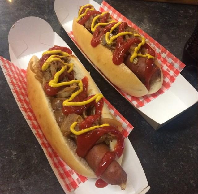 KayKay__1's tweet photo. 2nd Jan ... Diets going well ππ #classicdogs #jamieoliver http://t.co/vBPjpPICFw