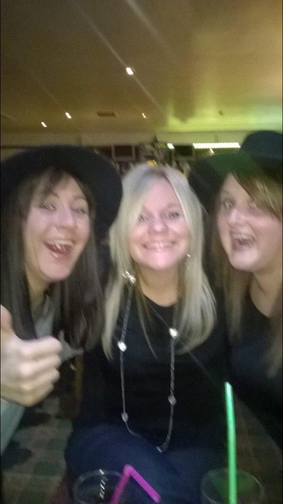 WeenicXx's tweet photo. Boxing day http://t.co/YZaUWjoK0A