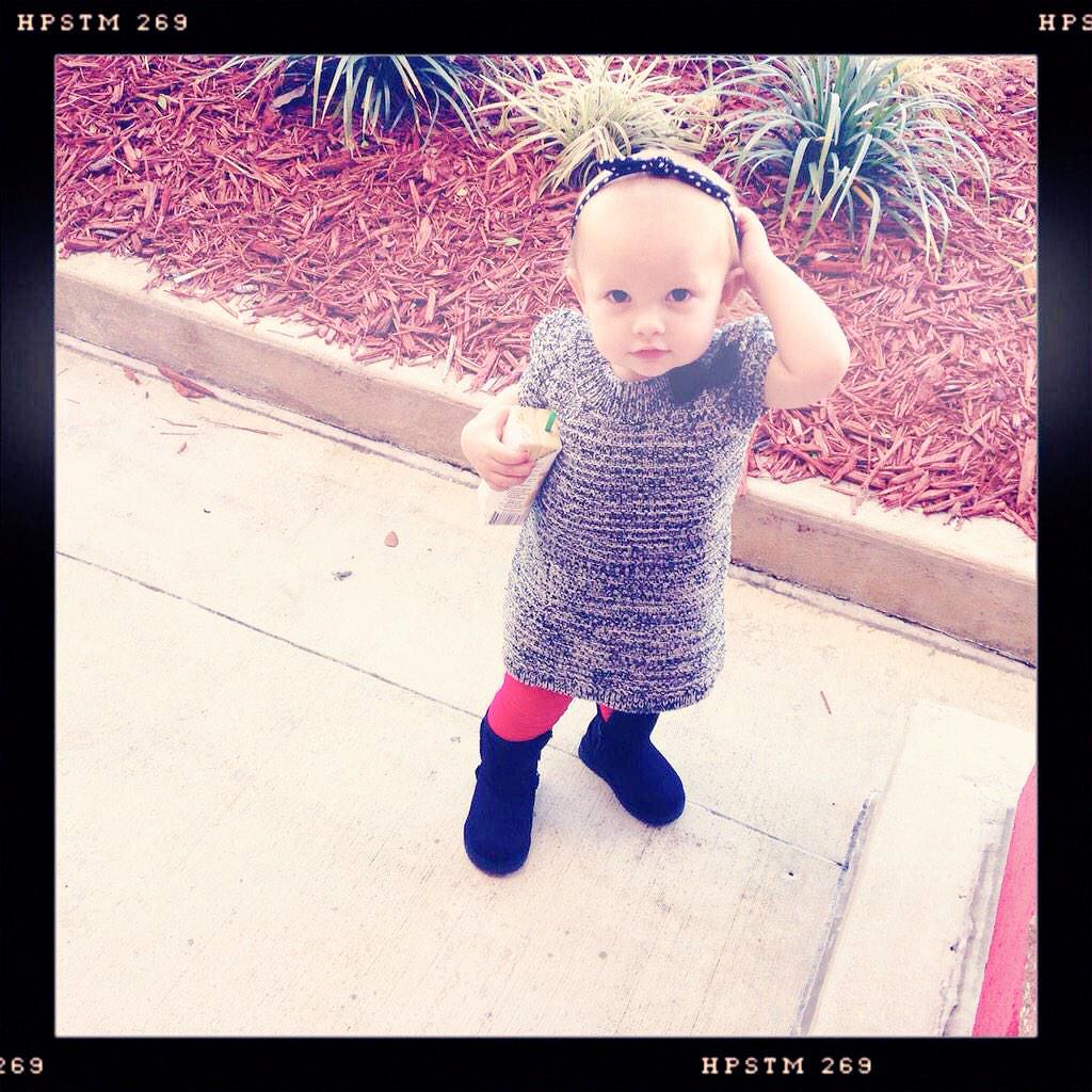 FauxAliMaslow's tweet image. She always knows how to dress right...just like her daddy. @BritishFalse