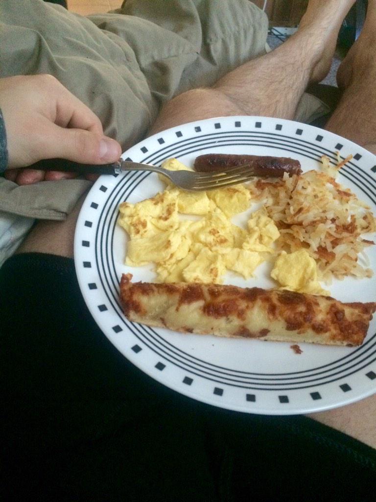 MikeyDurand's tweet photo. I have the best boyfriend in the world @KyleFlorin1010 #BreakfastInBed #fitness http://t.co/hyBoeJHdex