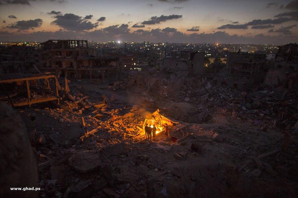 AreejW1's tweet photo. New York times considered these pictures as the most powerful and expressive in 2014. #GazaWar2014 #Palestine http://t.co/FZVwTxbKI9