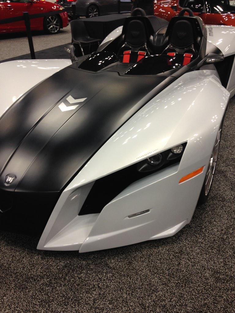 TakingPhoto's tweet image. Nice car, huh?