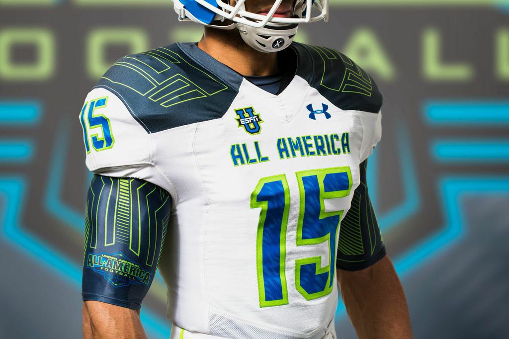 ESPNCFB's tweet photo. 10 minutes until the @UAFootball game kicks off on ESPN2!

6 players are scheduled to announce their college choices! http://t.co/sSb9fx1mDX