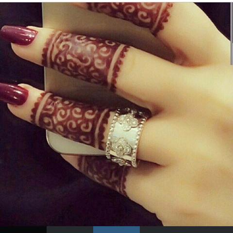 maim4544's tweet photo. قل لليدين إللـي تبـي لمـس يمنـآك إيديـك نآمــت فـي يدينـي وذآبت http://t.co/w3wNRAfhzZ