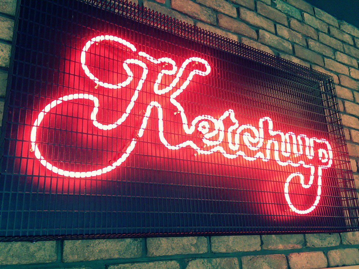 KetchupSSide's tweet photo. Book a table for tonight and end your Christmas holidays on a high note! 

http://t.co/k9JdK1QzSv http://t.co/YFkGLRMUKT