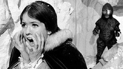 Happy Birthday to Deborah Watling who played the wonderful companion Victoria alongside the Second Doctor: 