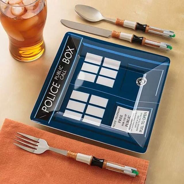 CozinhaFantasia's tweet image. Olha que prato legal. Look that cool plate.
#DoctorWho #kitchenthings #plate #prato #ser... ift.tt/1xmNrjO