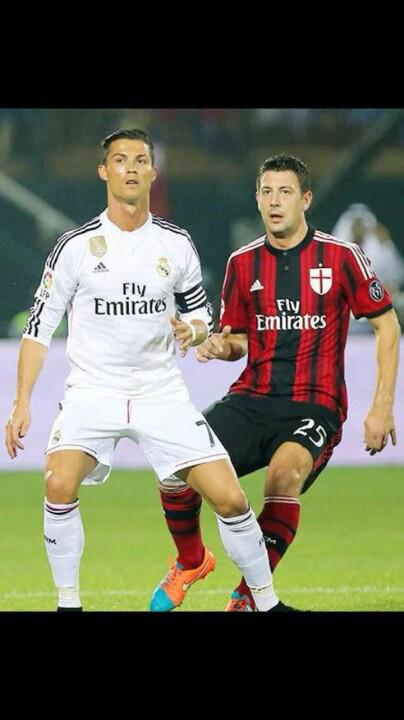 Absolutely min :P RT <a href="/MIsezJAMBI/">Milanisti Jambi</a>: Bonbon dong! :D <a href="/MISezGresik/">Milanisti Gresik</a>: <a href="/MIsezJAMBI/">Milanisti Jambi</a> <a href="/MIsezMelawi/">Milanisti Melawi</a> liat aja min kece mana??