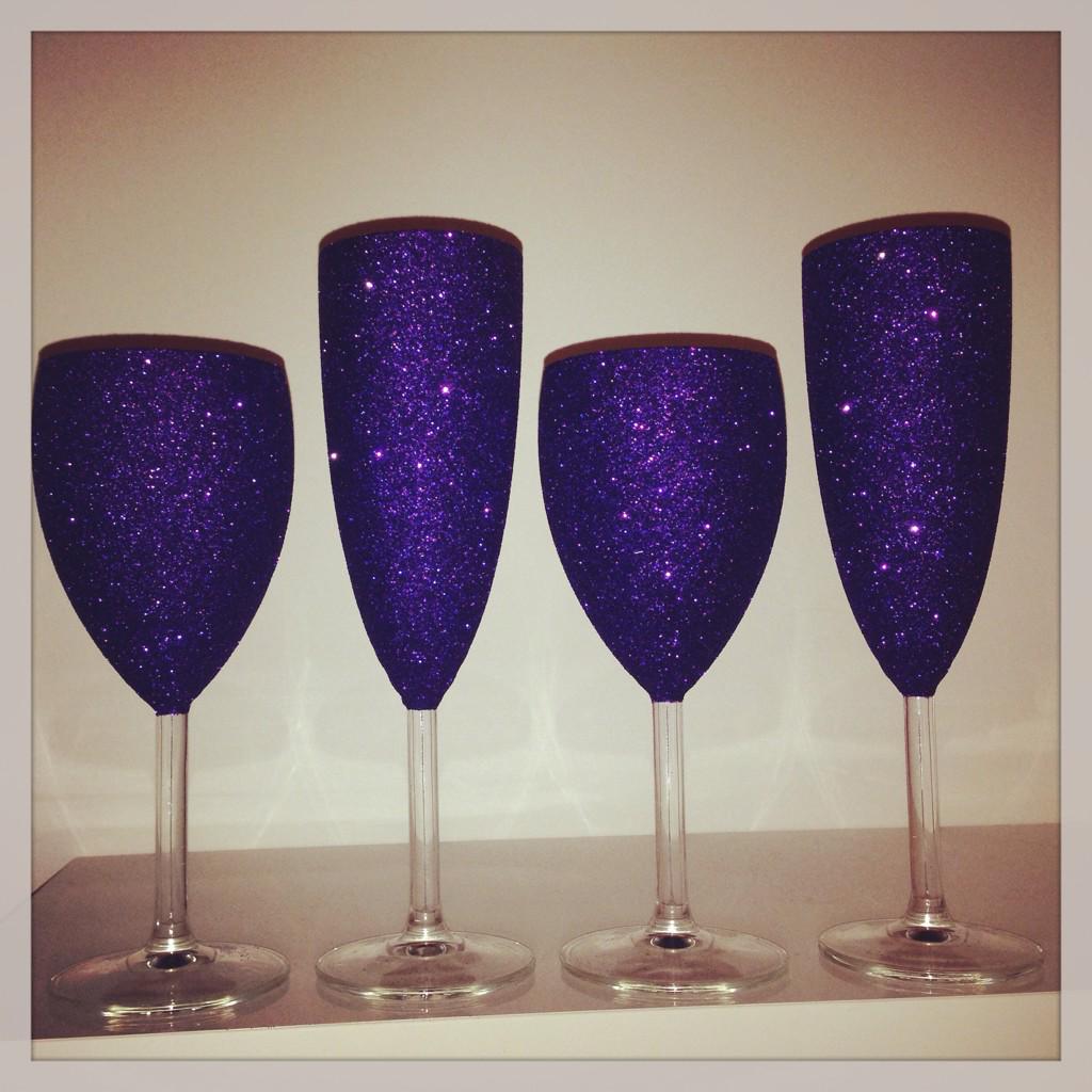 RoseyBowtique's tweet photo. 3 Sets of Glitter Glasses to give away 💜 SHARE &amp; RT to WIN💜 Winners will be announced at 3k followers 💜 http://t.co/3lskqkeA97
