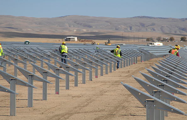 SunspeedE's tweet photo. #Solar power soars to new heights in #California http://t.co/ML4qTiYO3W #TopazSolar http://t.co/QlDWQMBsPL