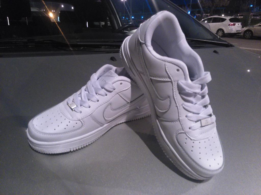 elviramige's tweet photo. Por fin son mios!!! Autoregalo de reyes gracias a @TodoDeporte03  🙌🙌🙌🙌 http://t.co/MW3rRxlSRt
