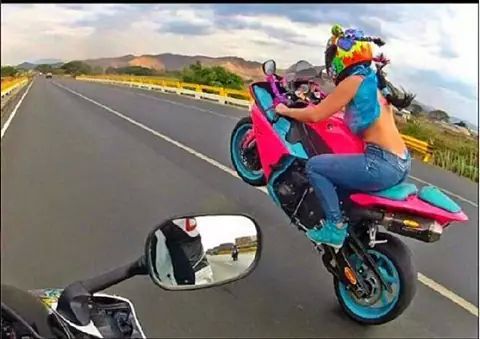 Eres grande <a href="/marianny1616/">marianny garcia</a>.
Eres de las pocas mujeres que tiene la pasión por las motos.