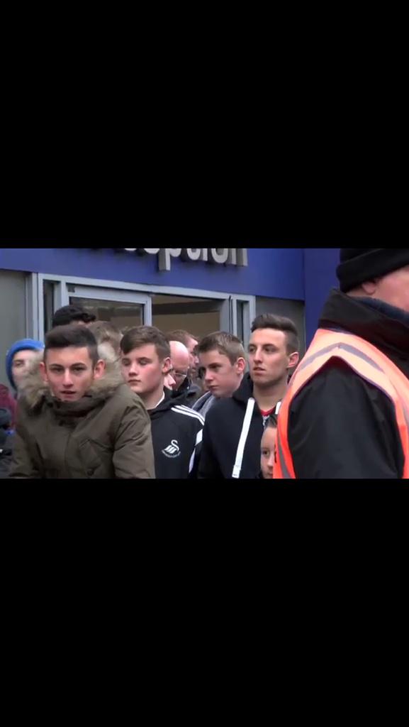 RhysJenkins11's tweet photo. #MatchDayCam #QPR #AwayDays @ChrisSwanz http://t.co/7L9gNKSynl