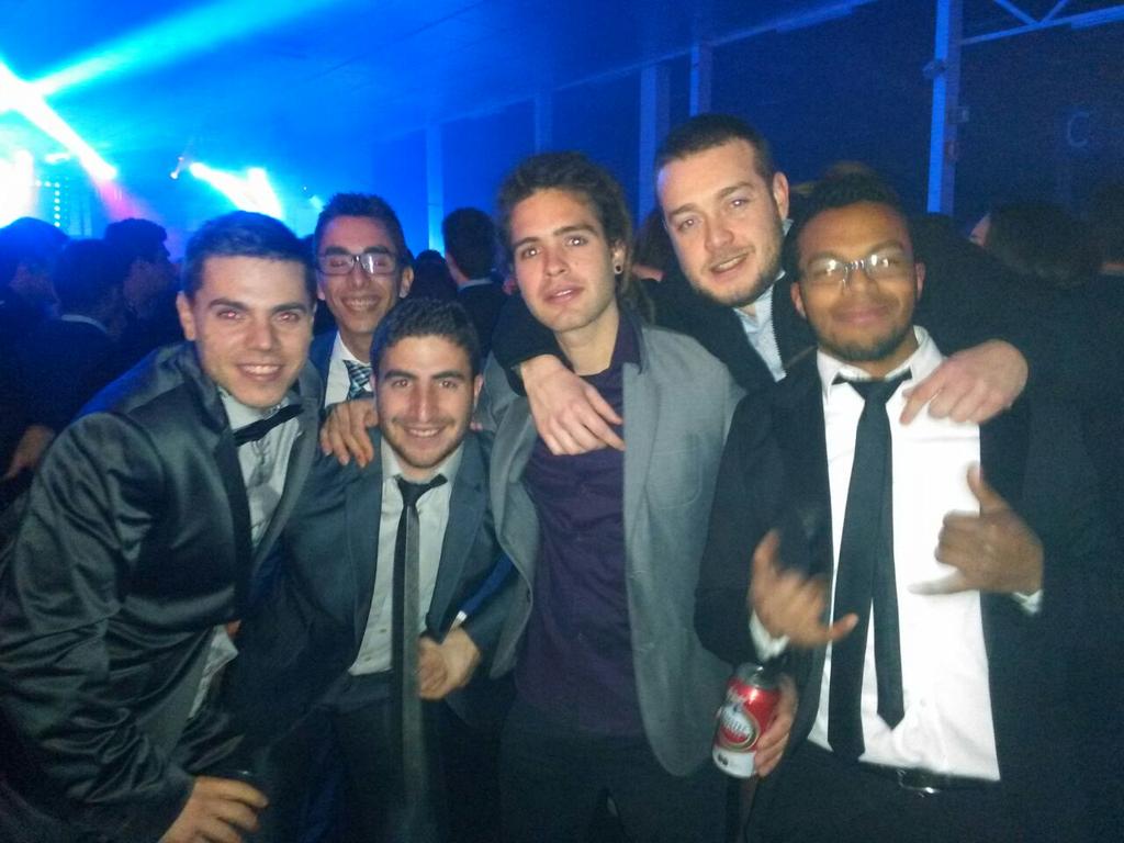 alexvivero's tweet photo. Noche vieja http://t.co/aJ3W48MBNF