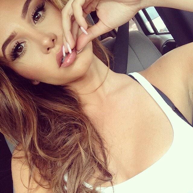 AmberRed_'s tweet image. I'm forever alone 😂😭