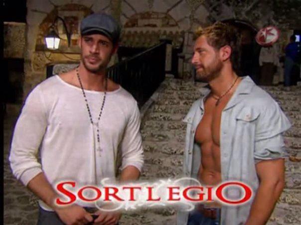 lindiceOliver's tweet photo. Ah nennnnnn??? Meu estado é de dar dó qd aparece esses Divos!  #Sortilegio48 http://t.co/K22UV3BKf7