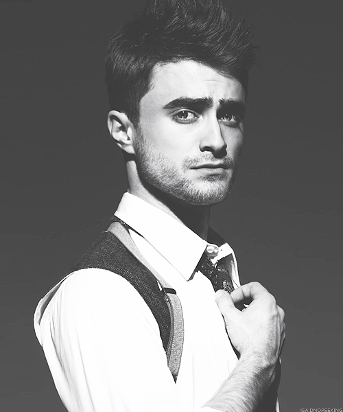 danradcliffecom's tweet photo. Daniel Radcliffe for @marieclaireuk: November 2014. http://t.co/NkKo6Mr037