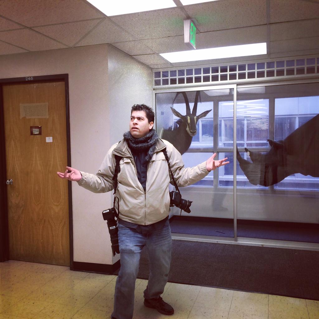 JasonHalley_CSU's tweet image. A required task of adventure day with @post_kate is to navigate Holt Hall on #ChicoState #emptycampus