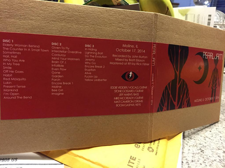 PearlJam's tweet photo. RT @Kivlind @DonielleJarvela @PearlJam lookie what showed up in the mail today. #PJFall2014 #PearlJam #PJMoline http://t.co/68n3svxOTv