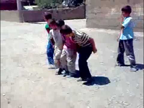 Bir daha çocuk olsam
Çocuk olsam bir daha
Ekmek elden,su gölden
Ne borçlu,ne işsizim
Büyürsem Şerefsizim 
/ Fadıl Çay