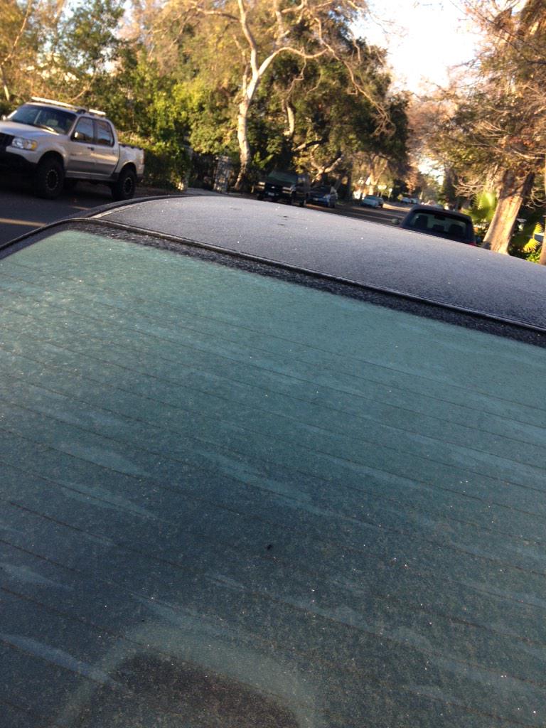 KobeArrieta's tweet photo. @ABC7 #valleyvillage #ABC7Eyewitness http://t.co/Pbt15JX0ZY