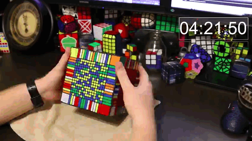 verge's tweet image. This 17 x 17 x 17 Rubik's Cube has 66.9 quinquagintatrecentillion possible positions theverge.com/e/7244326