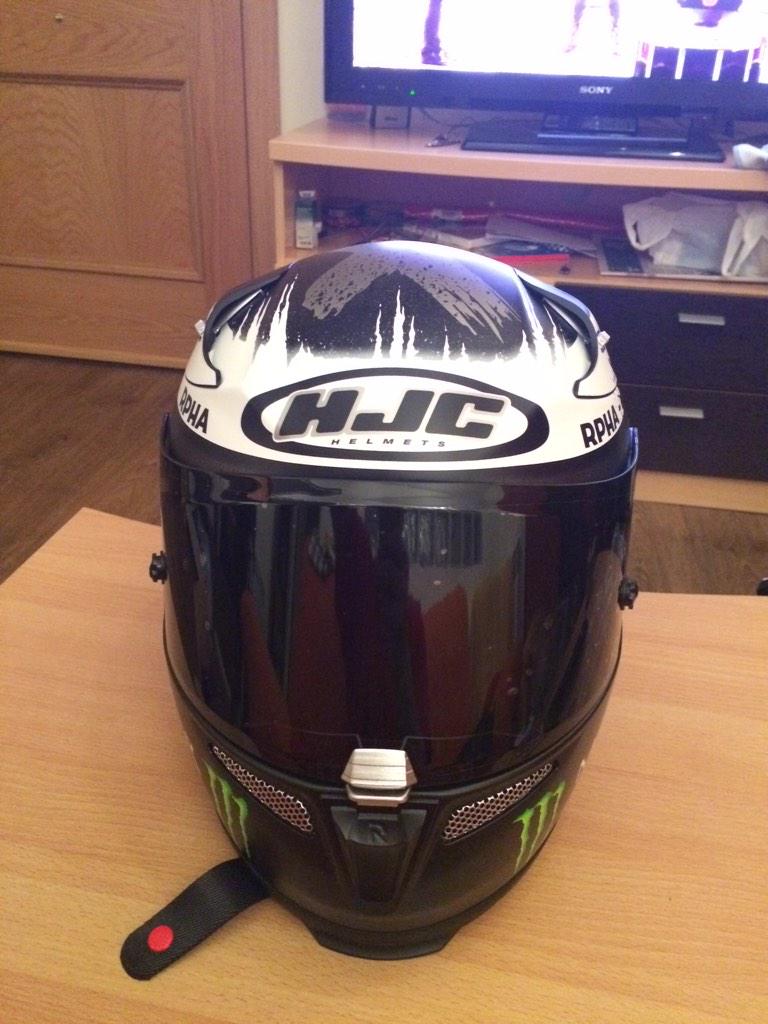 Xaviricu's tweet photo. Ya tengoo cascoo !!!! Ahora gass ✊✊✊✊ http://t.co/yub8fDnqqK