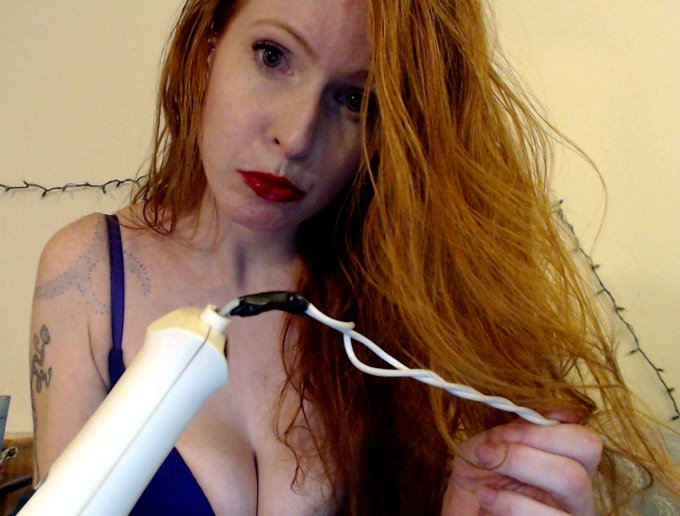 Nooo, not my magic wand!!! #tempfix #sendhelppls #hitachilove http://t.co/Ml8TDn1GFe<a href="/tag/tempfix"class="tags">#tempfix</a><a href="/tag/sendhelppls"class="tags">#sendhelppls</a><a href="/tag/hitachilove"class="tags"><span>#hitachilove</span></a>