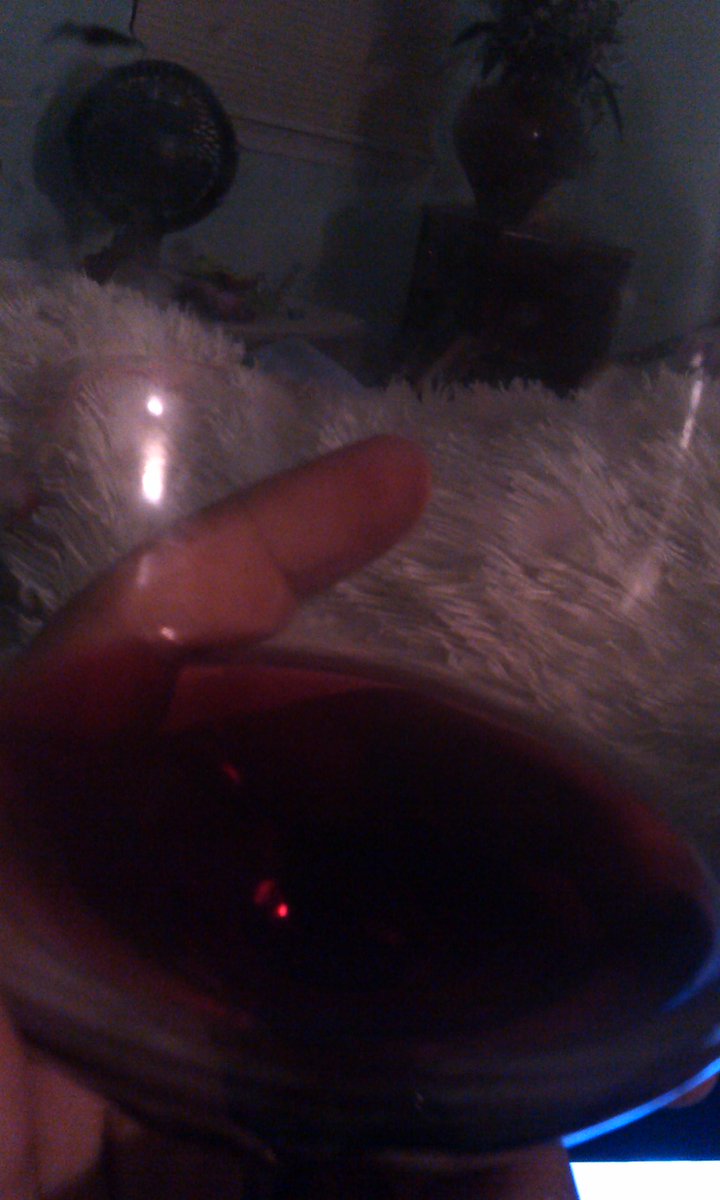 Jesstweet05's tweet photo. Cheers!!!! @Tamara_Wine http://t.co/hWyUYg4ike