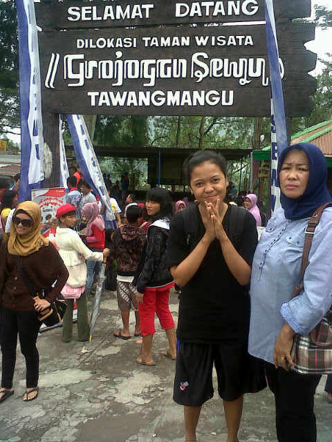 DeviClusters's tweet image. Tahun Baru Lalu :')